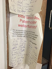 Unterschriftnaktion: Bitte lasst den Paternoster weiterfahren (&copy;Foto: Martin Schmitz)
